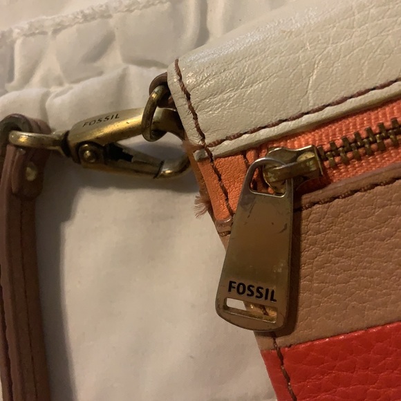 Color block Fossil wallet / wristlet - Picture 8 of 9